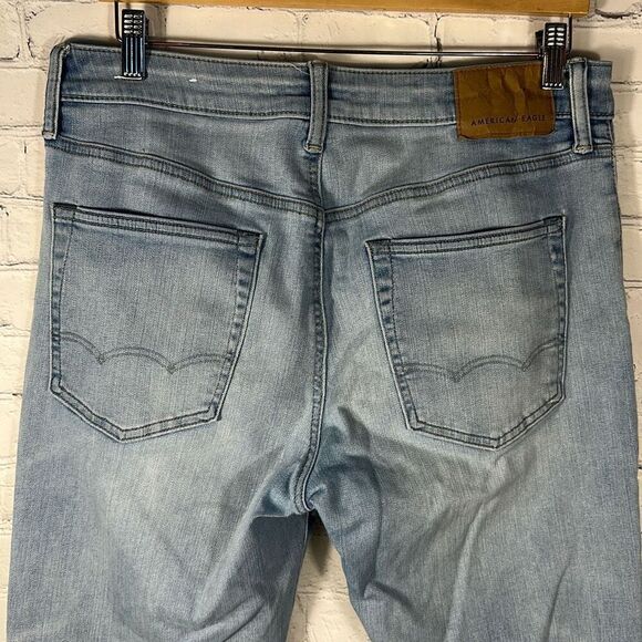 American Eagle Athletic Jeans Mens 33 x 32 Light Wash Next Level Flex Stretch - Picture 6 of 12